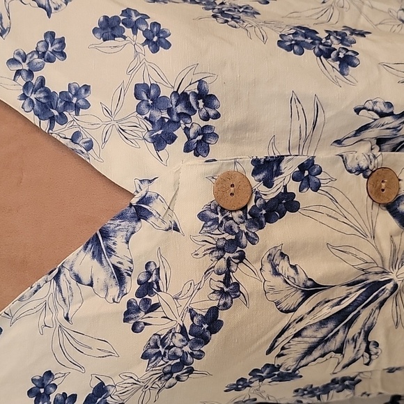 Philosophy Porcelain Floral V Neck Button Linen Blend Blouse, Size L.  EUC! - Picture 2 of 7